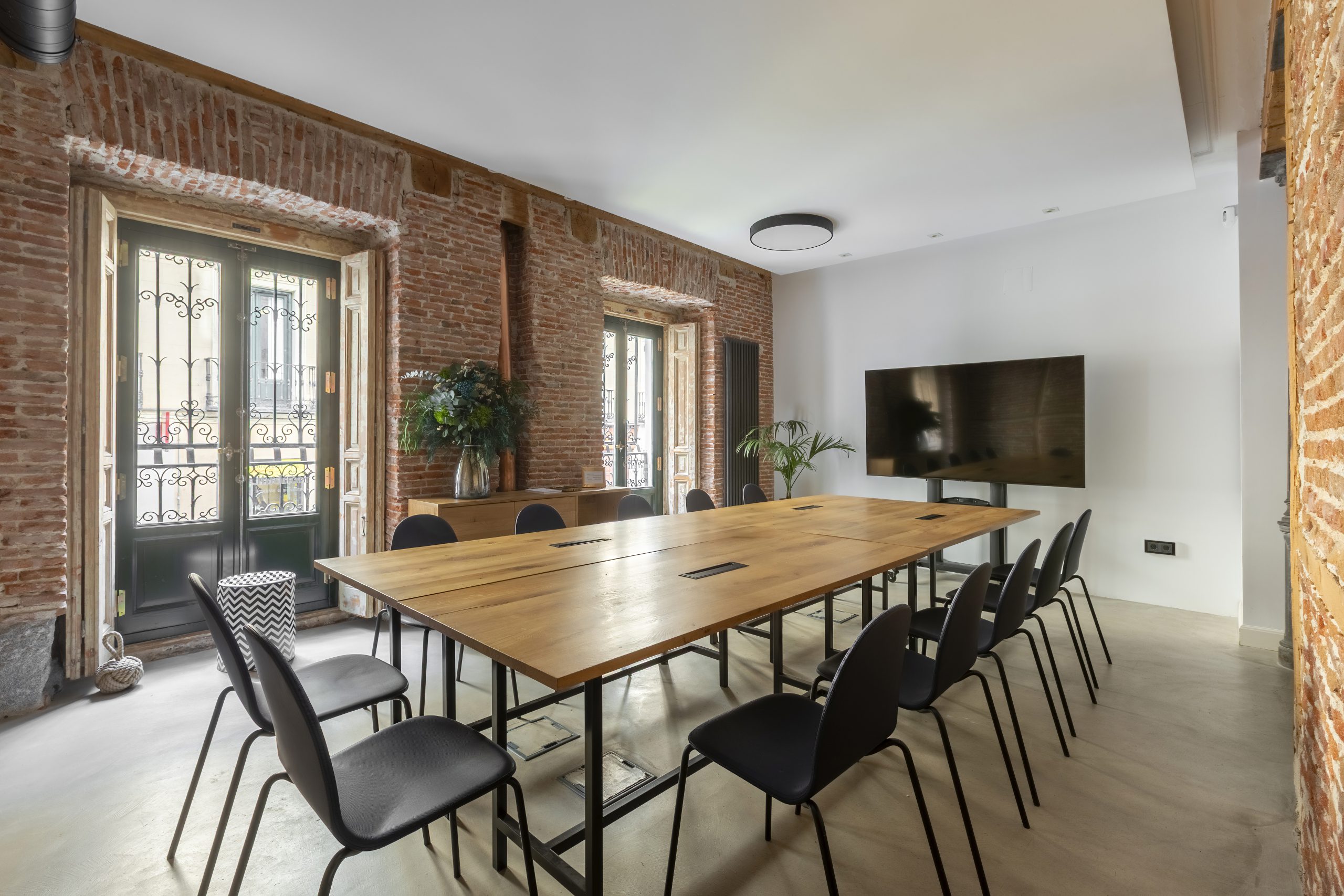 Alquiler de Sala De Reuniones En Madrid – Monbull Argensola