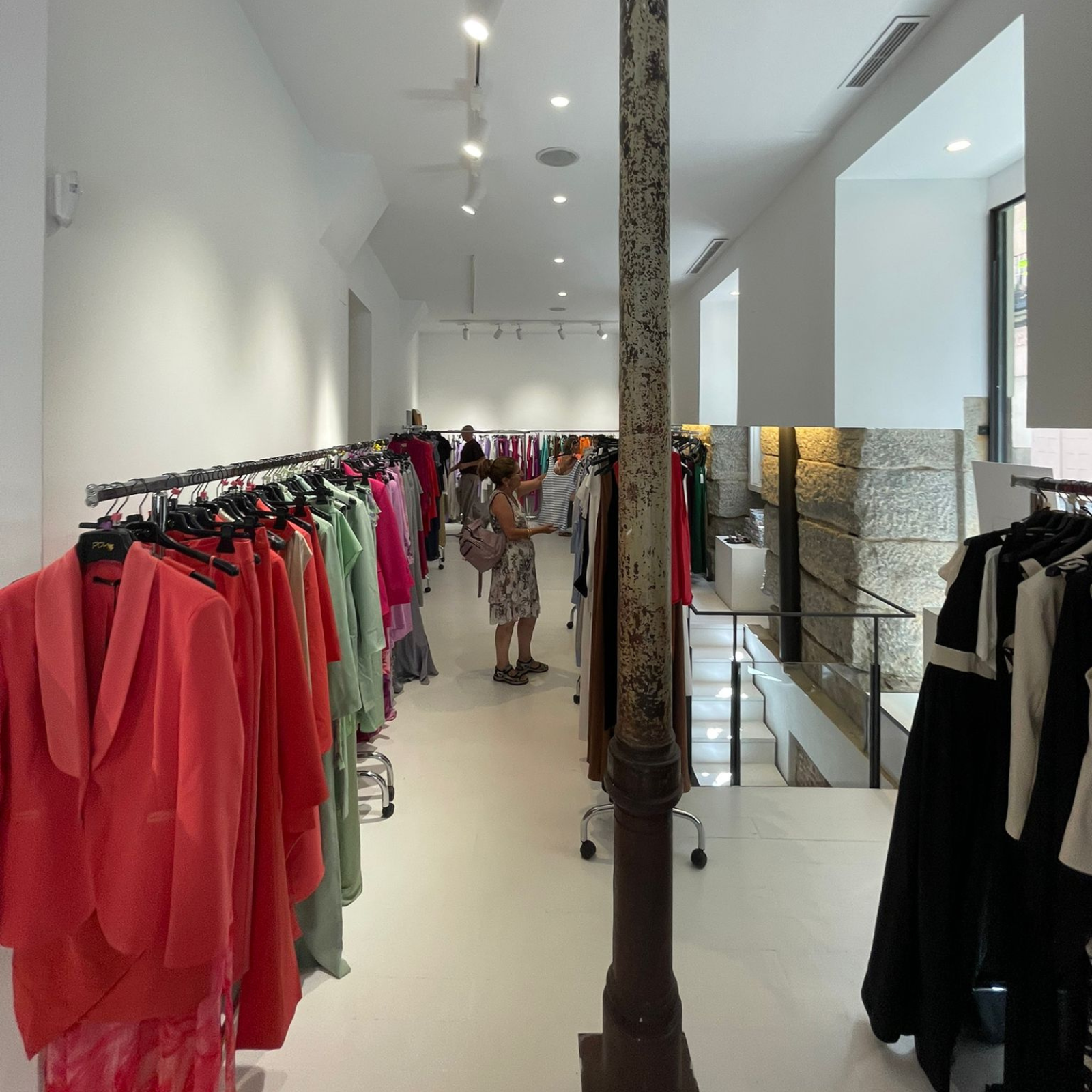 2 Alquila Tu Espacio Pop Up en Madrid | Monbull Corner Belén