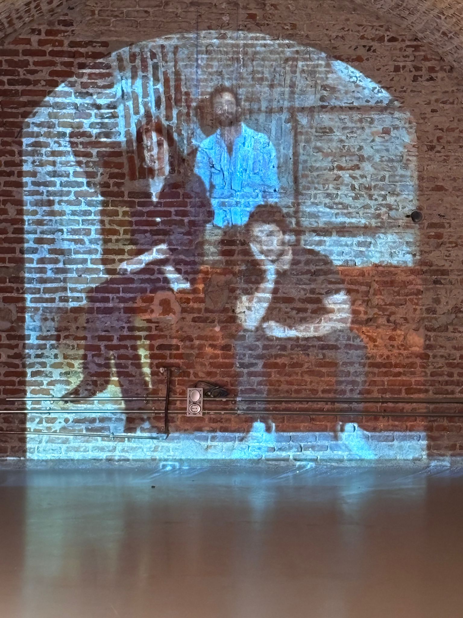 A través del momento 1 Alquila Tu Espacio Pop Up en Madrid | Monbull Corner Belén