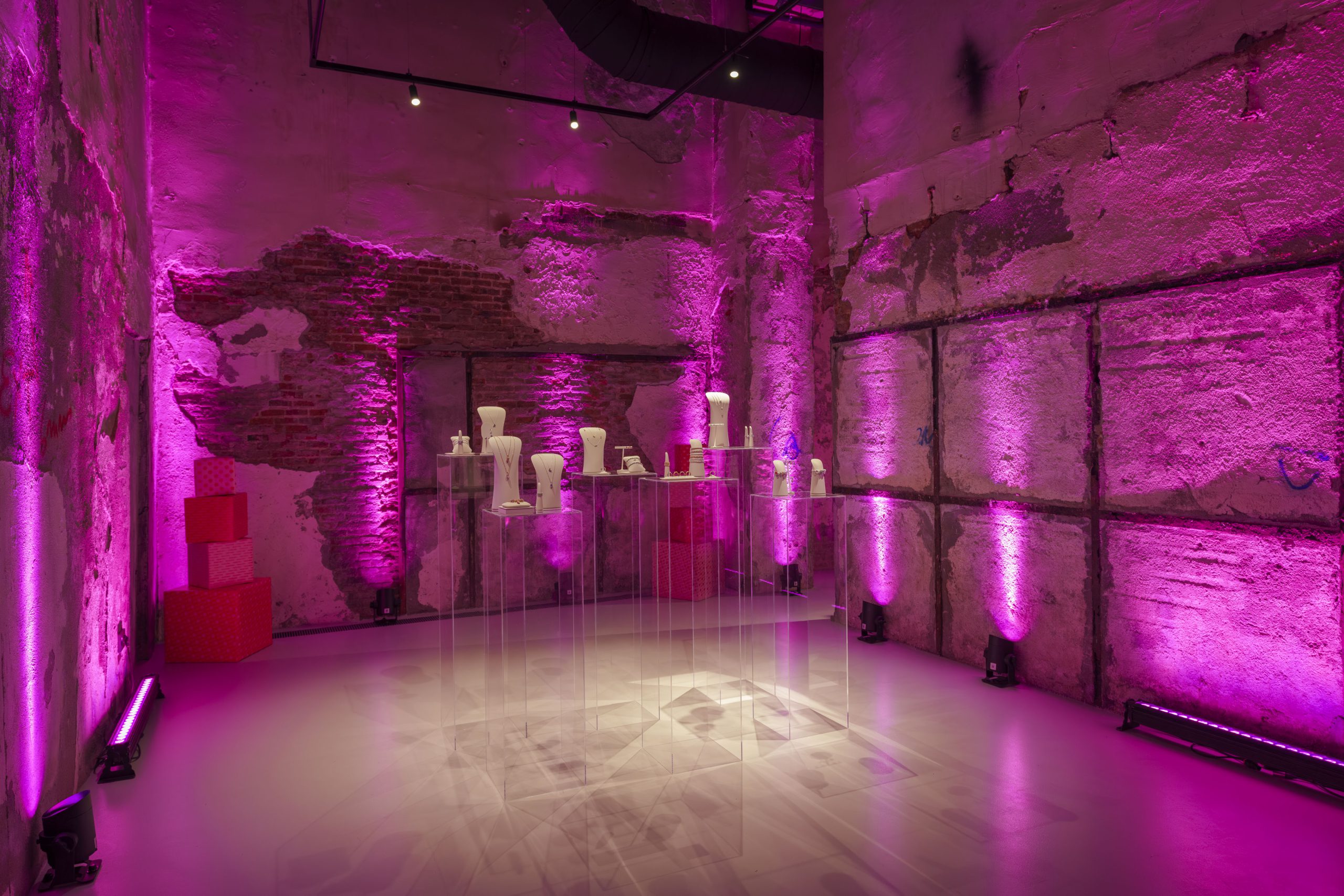 Pandora_CenaNavidad_MakeMake_3 Eventos Corporativos En Madrid – Monbull Conde Duque