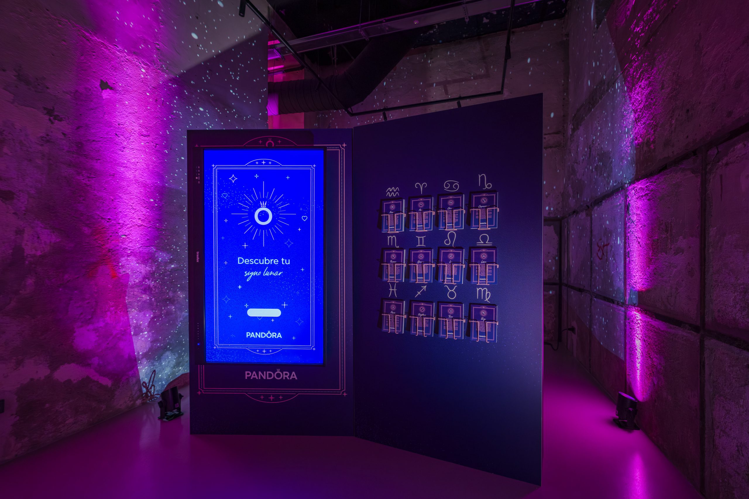 Pandora_CenaNavidad_MakeMake_82 Eventos Corporativos En Madrid – Monbull Conde Duque