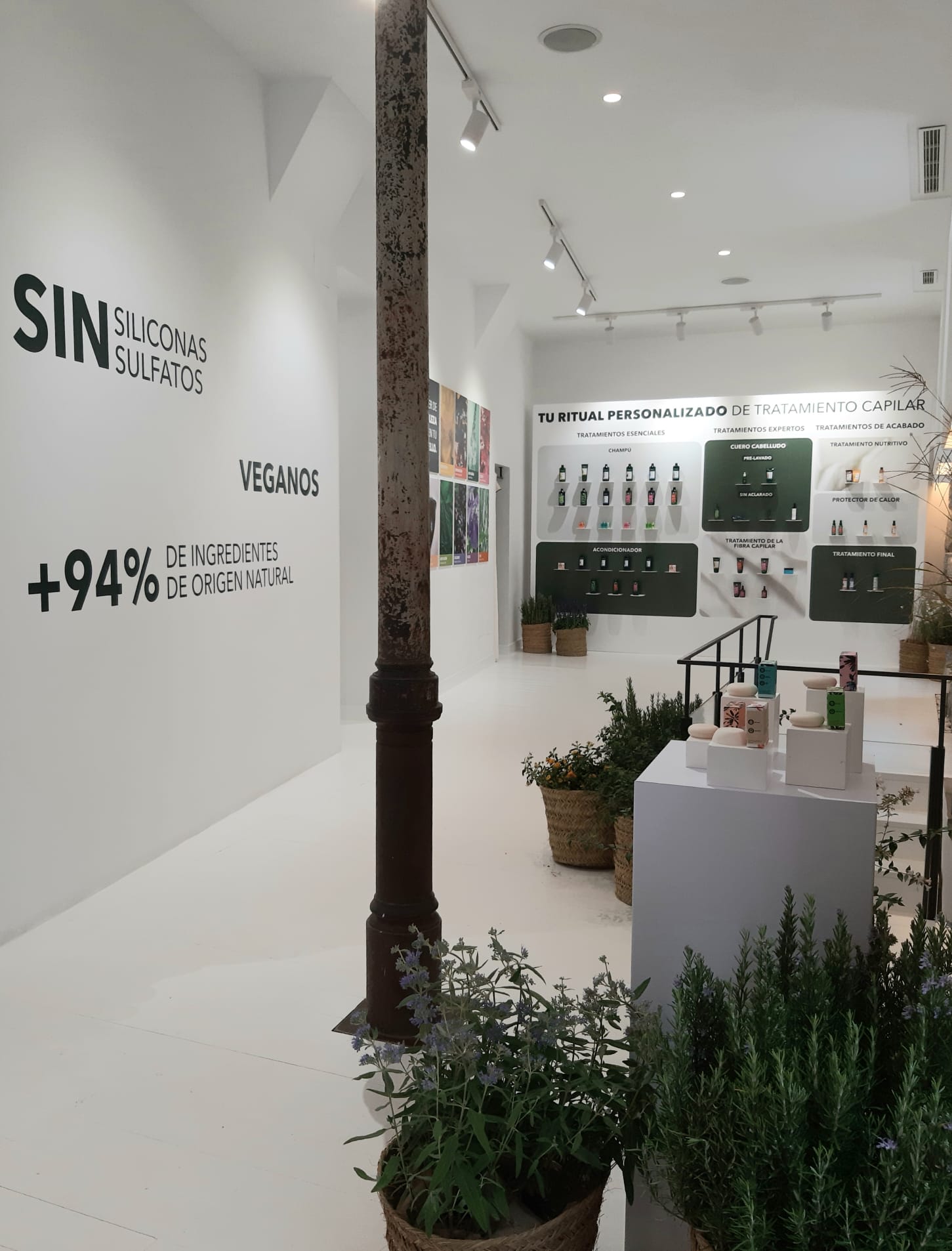 Yves2 Alquila Tu Espacio Pop Up en Madrid | Monbull Corner Belén