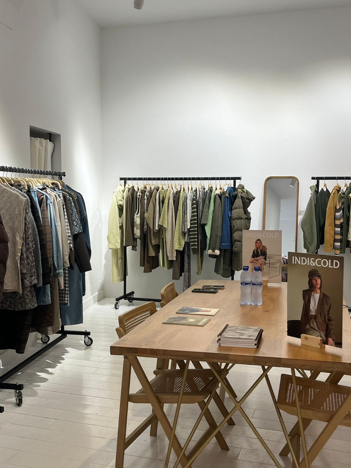 indi3 Alquila Tu Espacio Pop Up en Madrid | Monbull Corner Belén